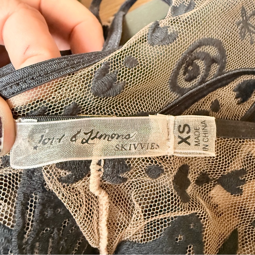 Love & Lemons Mesh Embroidery Illusion Bodysuit Sleeveless Butterfly XS - Picture 10 of 12